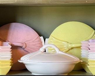 Hownig California potter 3 casseroles, pink, yellow, white, and 16 dishes