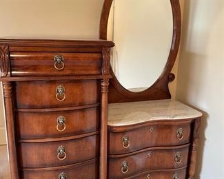 Chest of drawers (part of suite)
