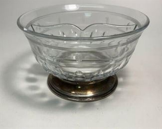https://www.ebay.com/itm/124835396059	ME1033 CLEAR GLASS BOWL WITH STERLING SILVER BASE
