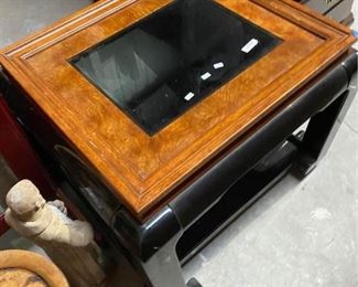 https://www.ebay.com/itm/114918526389	LS5054: Two Tone End Table with Glass Top
