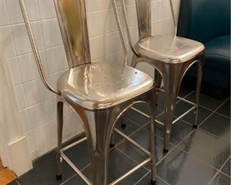 https://www.ebay.com/itm/124835808527	SC6001: 3 Metal Bar Stools
