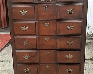 https://www.ebay.com/itm/124856444464	EB8001 Tall Chest of Drawers (6 drawers) 38.5” w, 17.5” d, 52” tall		Buy-It-Now	 $199.99 
