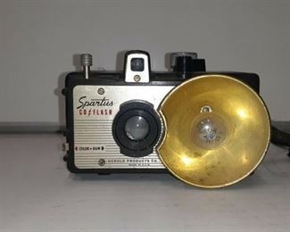 https://www.ebay.com/itm/114940657443	DS8003 Spartus CoFlash Camera Herold Products Co.Inc. Made in the U.S.A 
