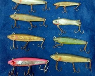 https://www.ebay.com/itm/124857819845	LAN3135 LOT OF 8 ASSORTED USED VINTAGE FISHING LURES .
