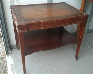 https://www.ebay.com/itm/114940657430	LP8037 : Leather Top Rolling Wooden End Table 2-tiered LOCAL PICKUP
