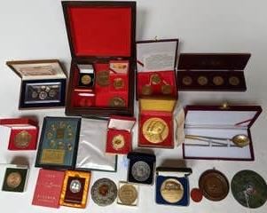 0283 Assorted Medallions And Coin Sets