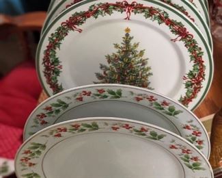 Christmas China: Includes Christopher Radko Plates