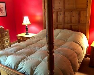 Henredon: Welsh Pine 4 Post Queen Bed w/ canopy