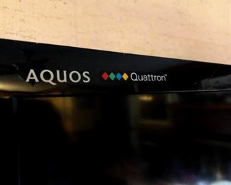 70" SHARP AQUOS Quattron TV