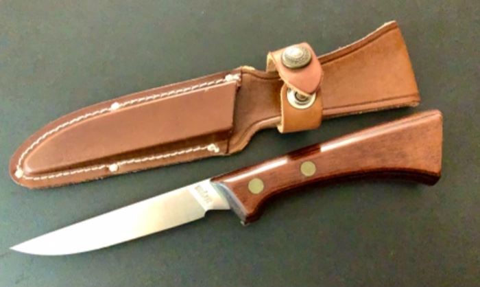 Western S- W764 Fixed Blade/Filet Knife w/ leather sheath 