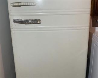 RETRO Refrigerator