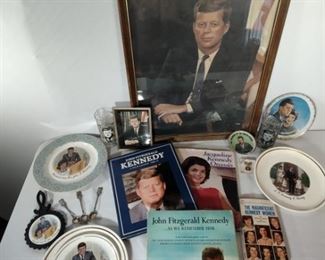 004 John and Jacqueline Kennedy Collectables