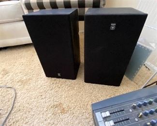Yamaha speakers 