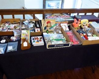 Assorted vintage games, fishing lures, lead Cowboy & Indian figures