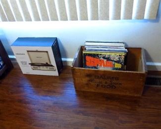 Crosley Deluxe Cruiser Record Player, Vintage Record Albums