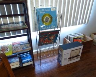 Gold Wire Clef Note Record Album Stand & Crosley Deluxe Cruiser Record Player (new)