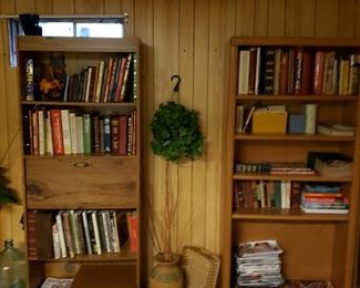 Bookcase/desk, books & bookcase