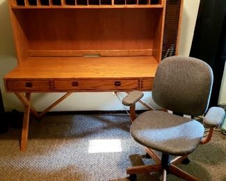 Desk & office chair