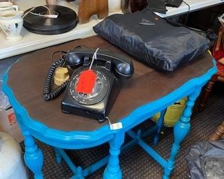 table - vintage phone