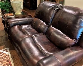2-cushion leather sofa