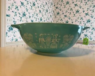 Vintage Pyrex Butterprint 444 cinderella bowl