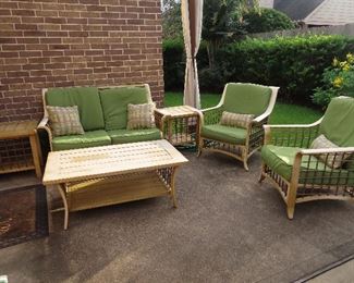 6 Piece Outdoor Furniture - Metal 