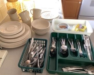 Flatware sets and Corelli set of dishes