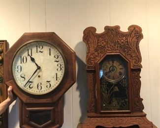 The New Haven Clock, New Haven, Conn. Gingerbread shelf/mantle clock.