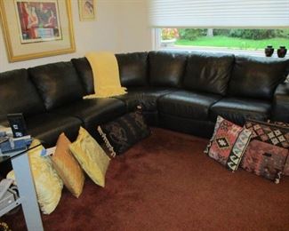 ART VAN leather sectional ... primo condition