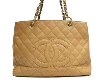 main Beige Chanel Tote
