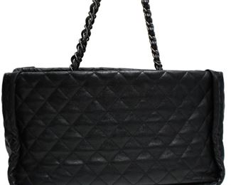 main Black Chanel