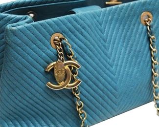 main CHANEL SKY BLUE TOTE