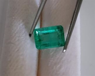 LOOSE EMERALD