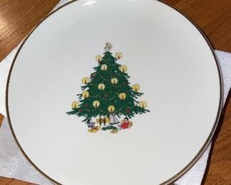 B C Clark Christmas Plates (16)