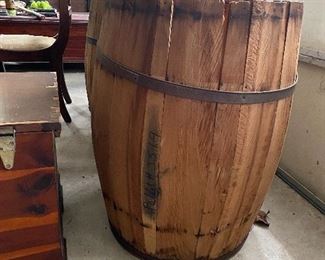 Wooden open barrels 
