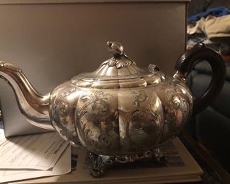 Chaste silver plate teapot,,,,we have the set
