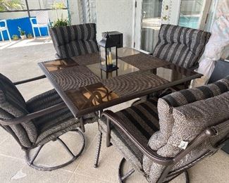 PATIO SET