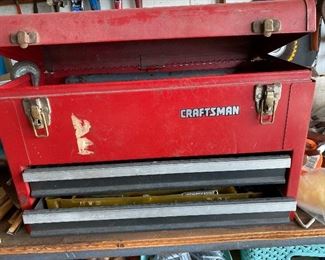 CRAFTMAN TOOL BOX
