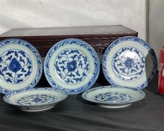 #29 - (5 pieces) 19th c. or earlier blue & white porcelain plates . More photos: https://flic.kr/s/aHsmWsVGw7
All 5 plates are 5.75”wide. All have marks. A few rim flakes/chips