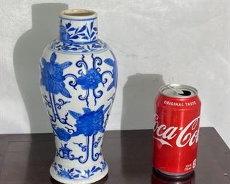 #39 - 17th/18th c blue and white jar.
More photos: https://flic.kr/s/aHsmWo4RZn
9”tall x 3.75”wide. Bottom drilled (lamped) small chips and fine hairline crack on mouth.