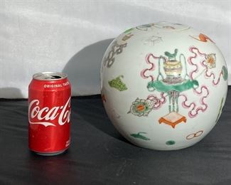 #47 - 19th c. M & P famille rose ‘antiques’ jar.
More photos: https://flic.kr/s/aHsmWpbWXc
8.25”tall x 8.5”wide. Missing finial