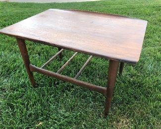 MCM Bassett End Table (pair)