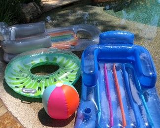 Pool floats