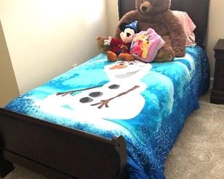 Pair twin beds/mattresses