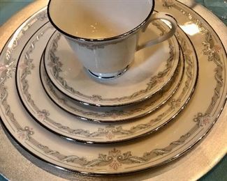 Lenox "Kingston" service for 12