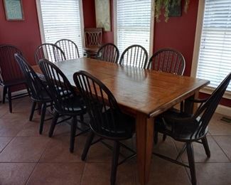Large Oak Dining Table - 2 leaves