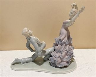 Lladro-Like Figurine (Made in Taiwan)