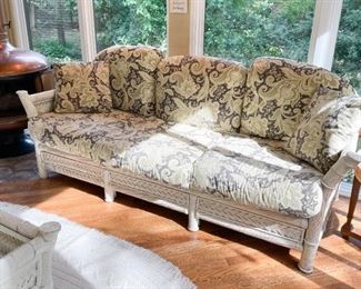 White Wicker 3-Seat Sofa with Cushions