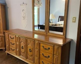 Vintage Lowboy Chest of Drawers / Dresser with 2 Mirrors