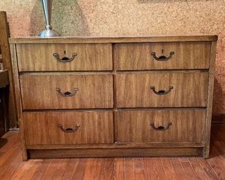 Vintage 6-Drawer Chest / Dresser 